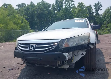 2011 Honda Accord Lx z USA, uszkodzony, nr VIN 1HGCP2F32BA123352